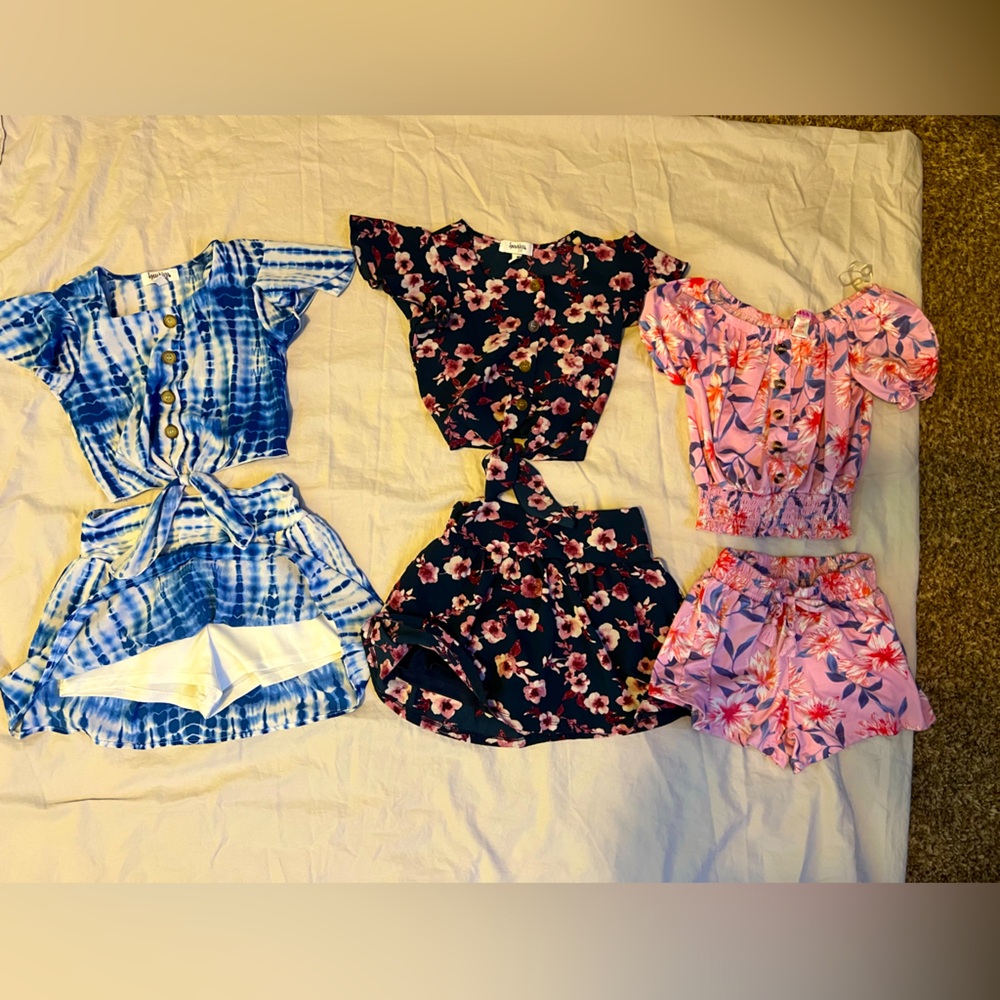 Lot of girl size 7 summer sets